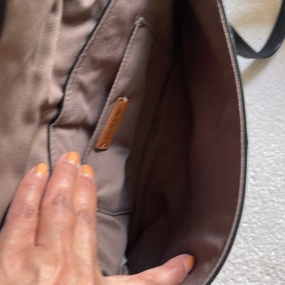 100% Leather J. Crew clutch Crossbody with Removable Straps. - Picture 5 of 6